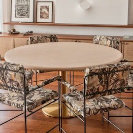 pe mesa latao base metal